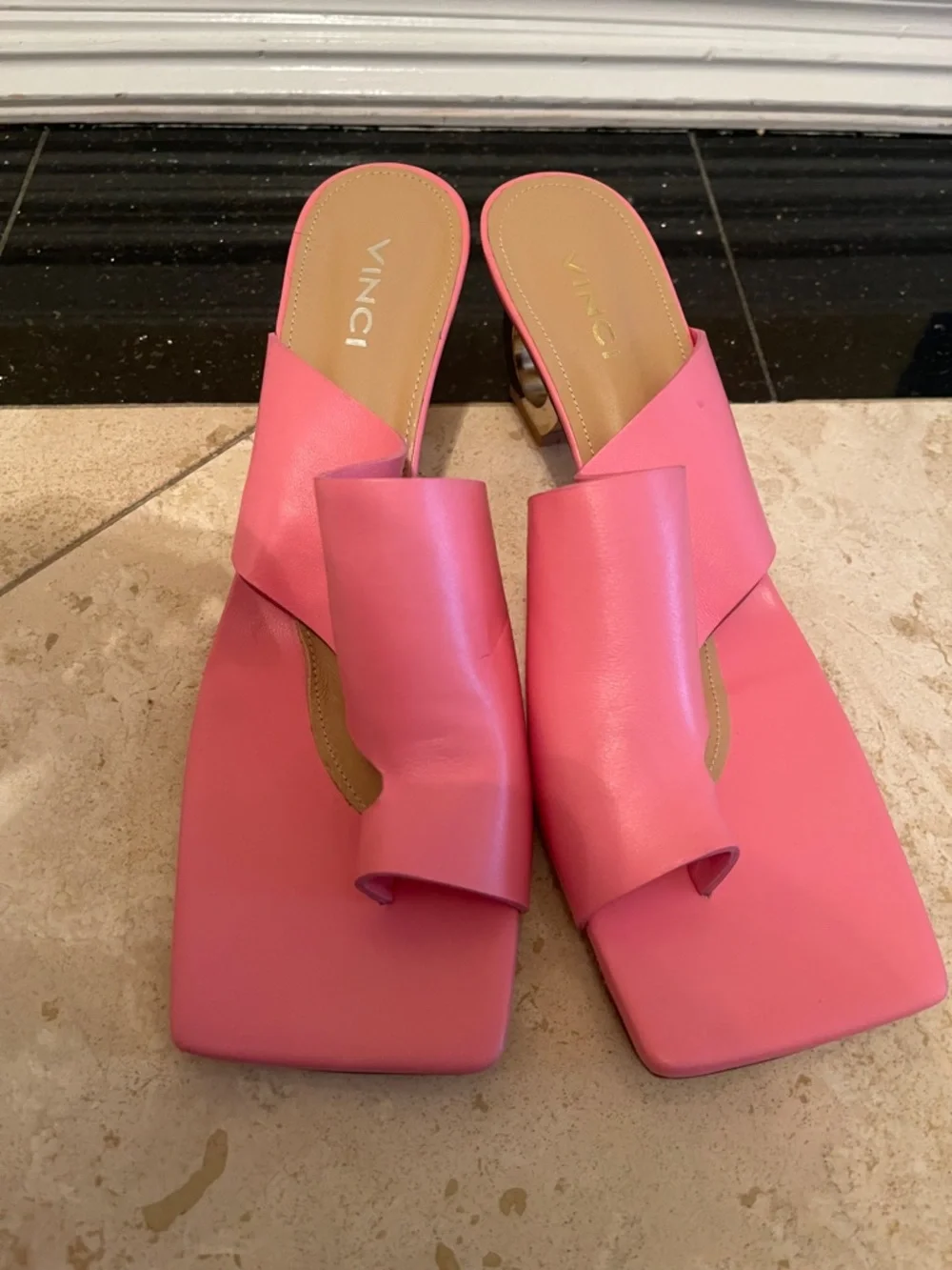 NWOT VINCI LEATHER gold heel sandal in sz 41 😍😍😍😍